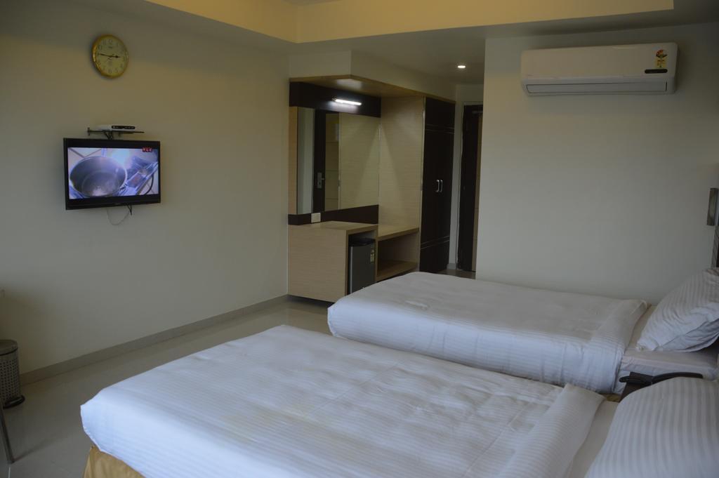 Hotel Swagath Grand Suchitra Hyderabad Zimmer foto