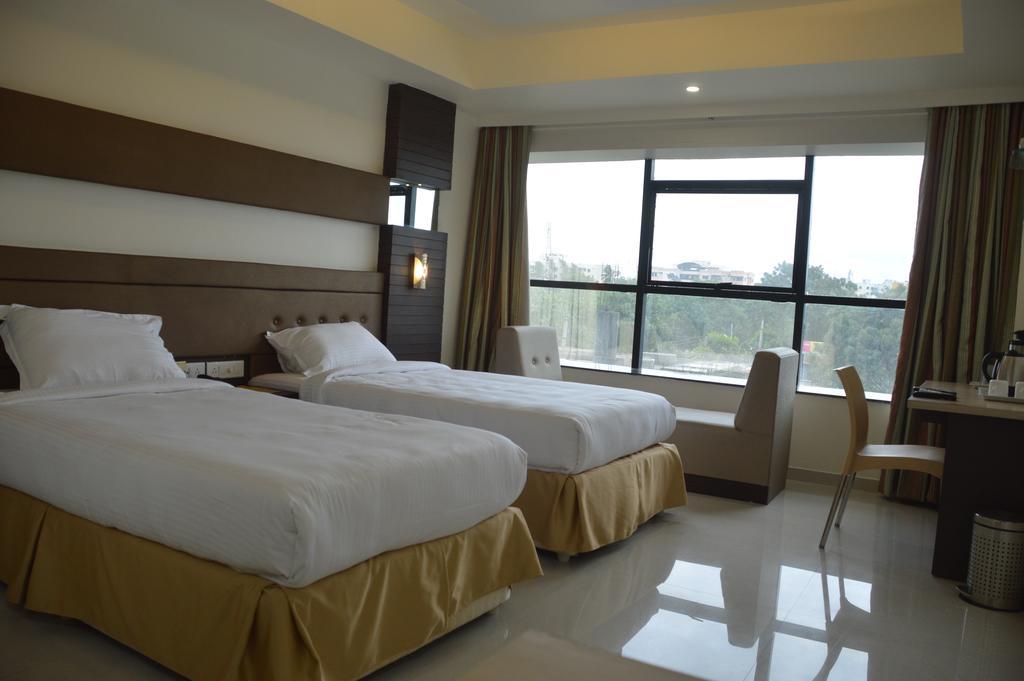Hotel Swagath Grand Suchitra Hyderabad Zimmer foto