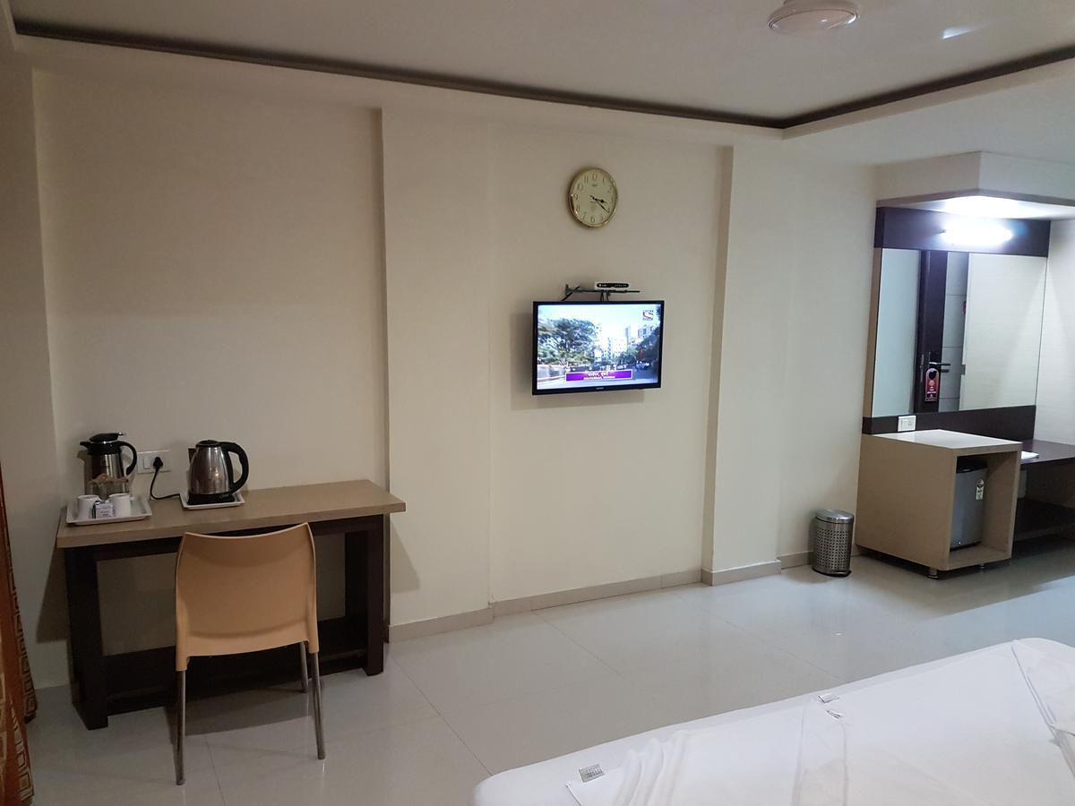 Hotel Swagath Grand Suchitra Hyderabad Exterior foto